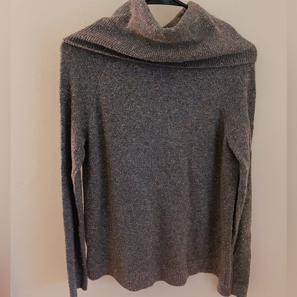 Lou & Grey Multicolor Speckled Turtleneck Sweater